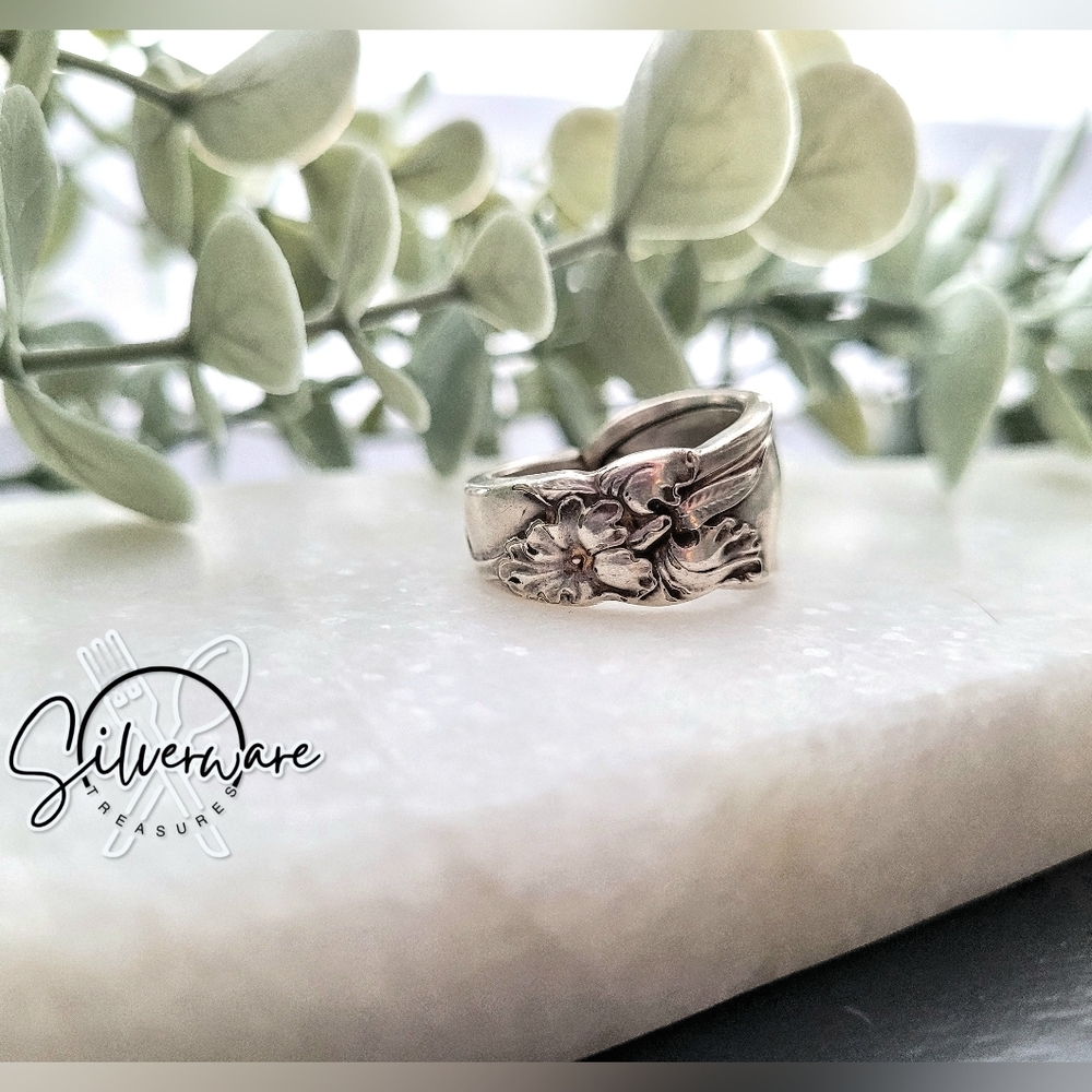 1953 Silver plated "White Orchid" vintage ring